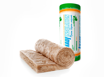 Рабочие на производстве дверей